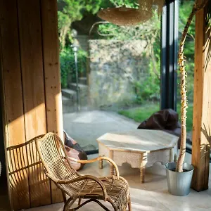 Blisshouse Luxurious Calm And Energetic Spot Near By Surrounded By The Forest Where Will Find Your Peace And Your People Guest house